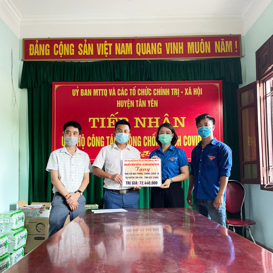 Trao quà tới tay huyện Tân Yên, Bắc Giang